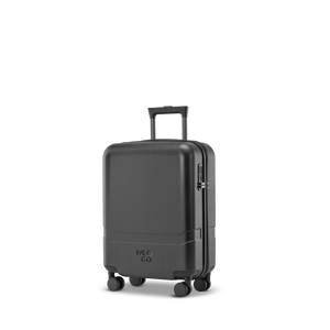 3D-Ansicht schräg von vorne des NeoGo Freestyle Trolleys in Black mit glatter Frontseite für individuelle Werbemittel-Logos